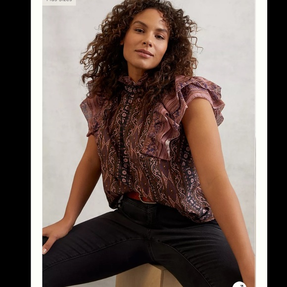 Caricia Ruffled Blouse - Picture 4 of 11